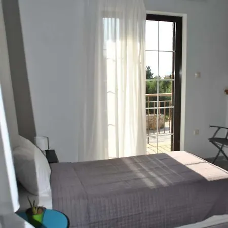 Avli Cosy Kardamyli